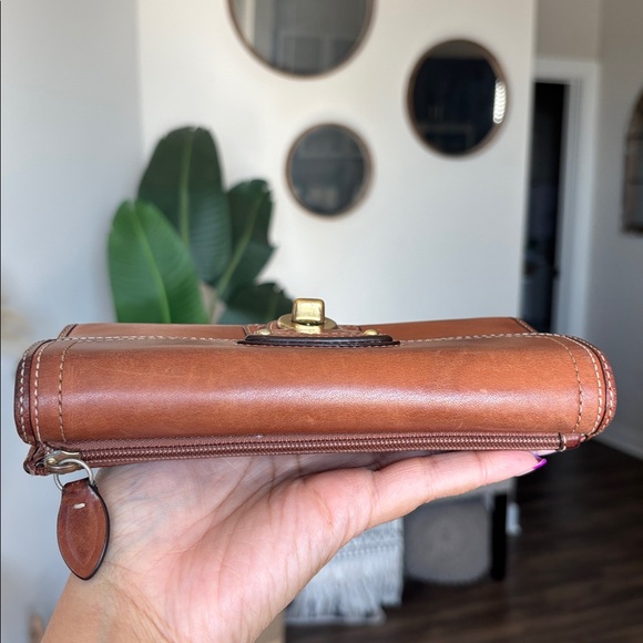 🫶🏽💳VTG COACH Legacy Turnlock Wallet💳🫶🏽 - Picture 10 of 16